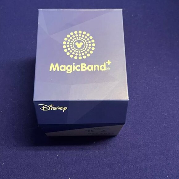 Disney Parks 2023 100 Years Eras 2000's Collection Bolt LE Magic Band Plus NEW - Picture 3 of 6